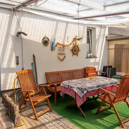 Ferienwohnung Mit Südterrasse Freest
